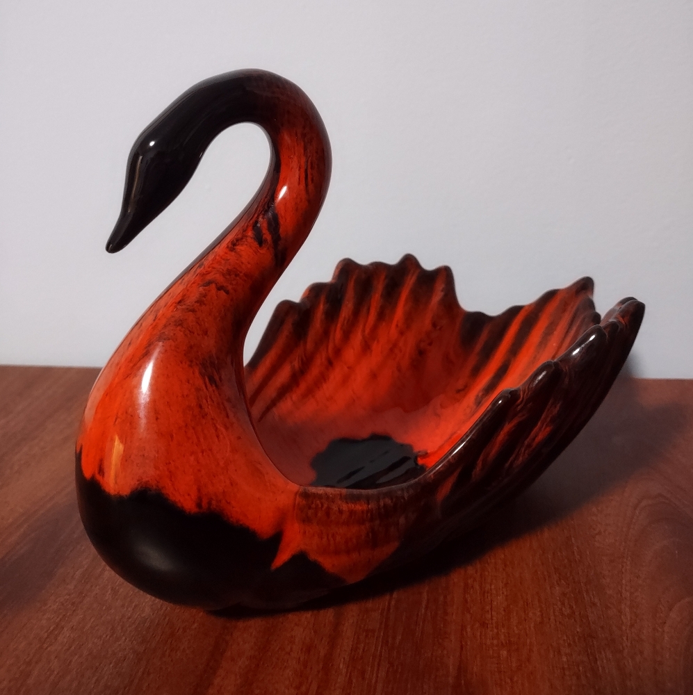 Evangeline Pottery Big Red Black Swan Dish Made in Canada 6.5"